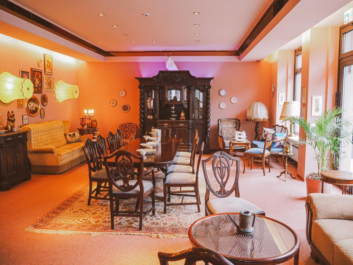 מולהיים אן דר רור Tante Alma'S Muelheimer Hotel מראה חיצוני תמונה