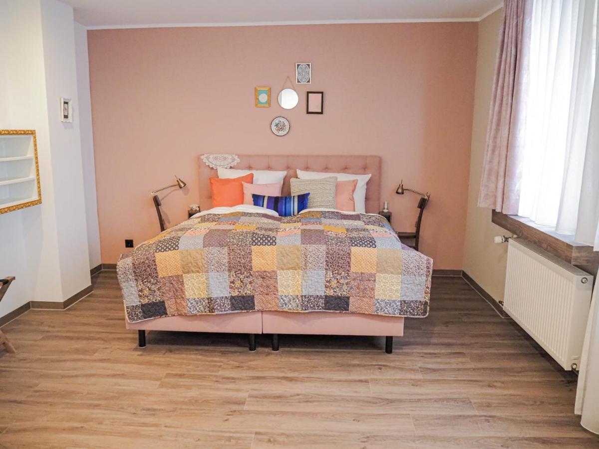 מולהיים אן דר רור Tante Alma'S Muelheimer Hotel מראה חיצוני תמונה