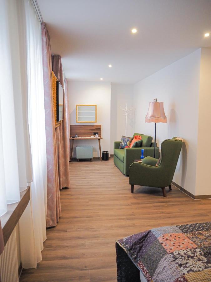 מולהיים אן דר רור Tante Alma'S Muelheimer Hotel מראה חיצוני תמונה