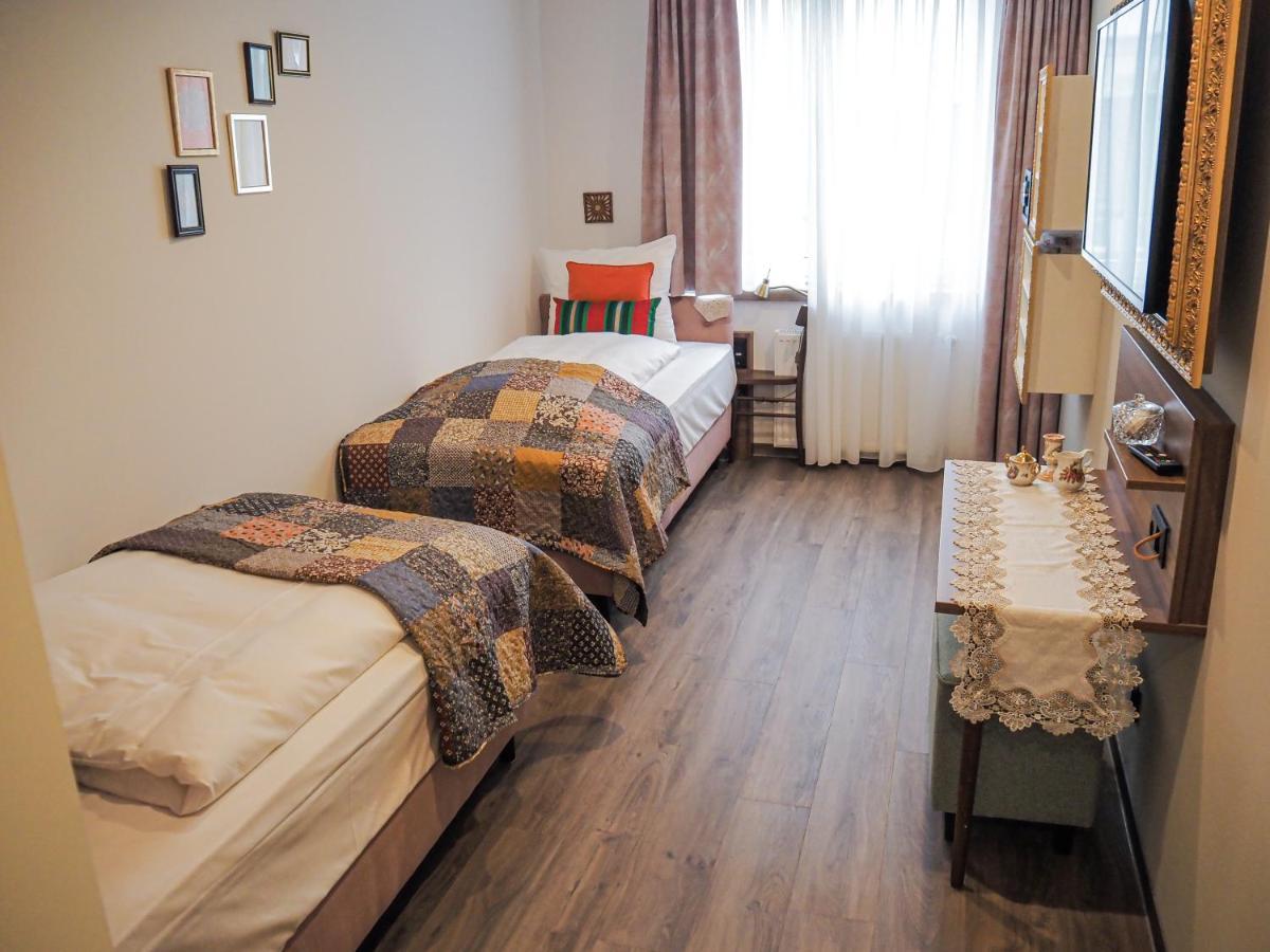 מולהיים אן דר רור Tante Alma'S Muelheimer Hotel מראה חיצוני תמונה