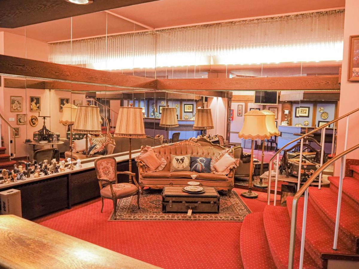מולהיים אן דר רור Tante Alma'S Muelheimer Hotel מראה חיצוני תמונה